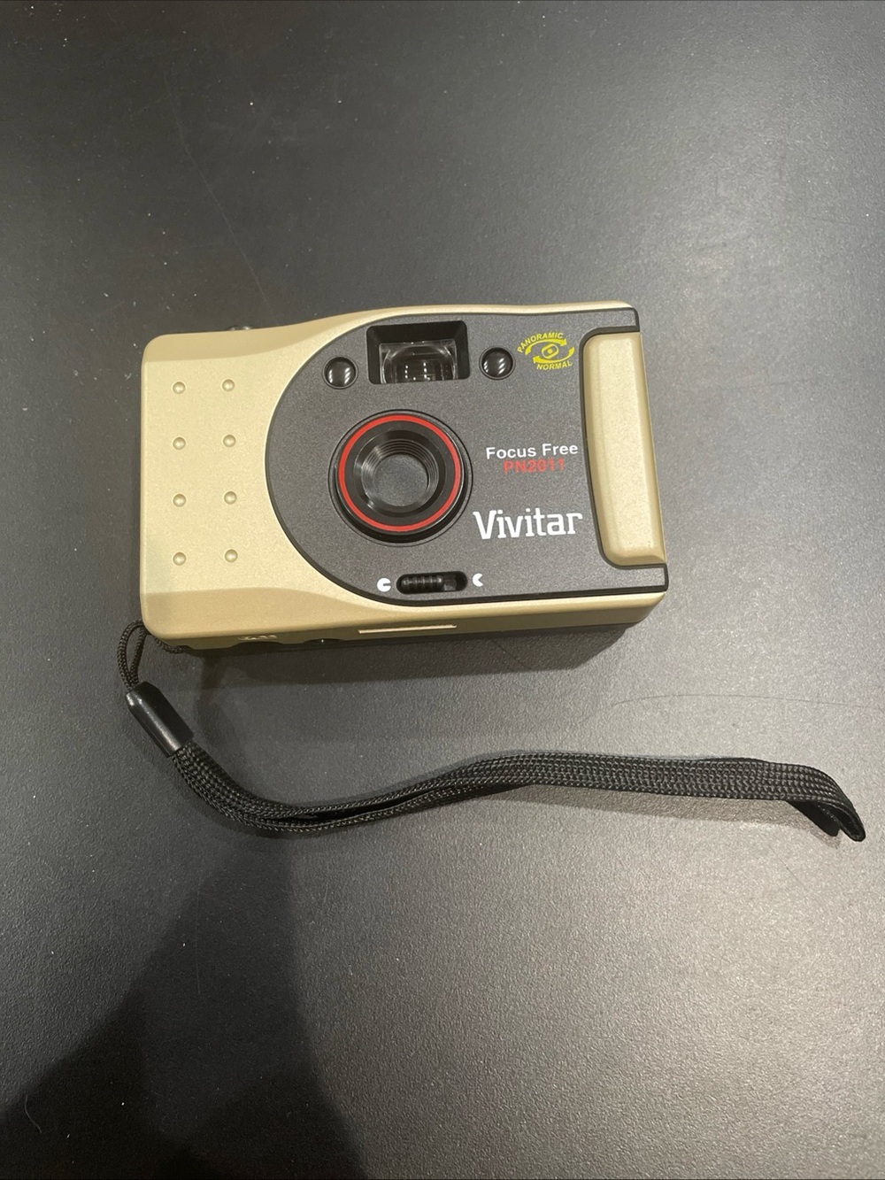 VIVITAR PN2011 35mm Film Camera Panoramic Focus Free Point & Shoot